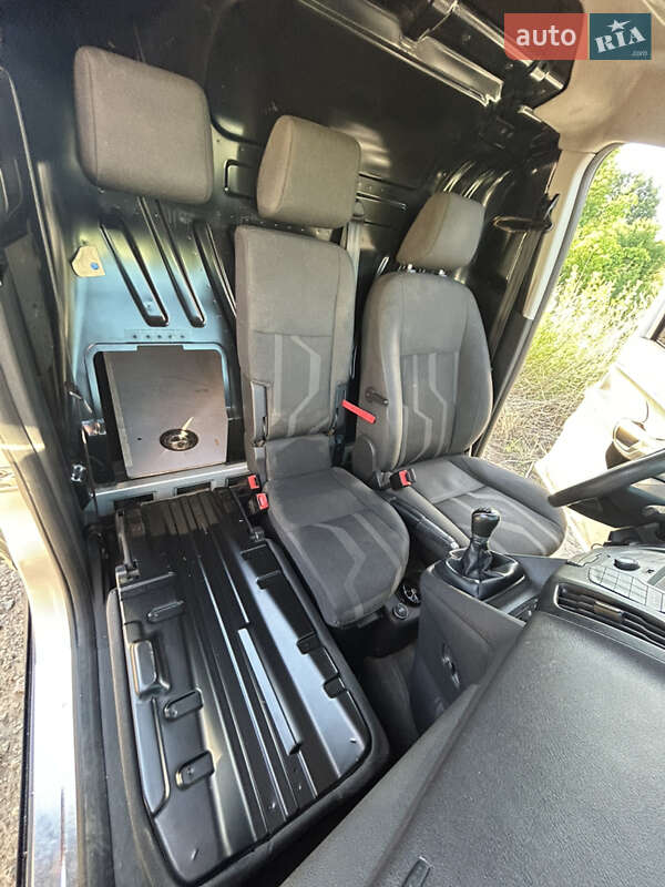 Вантажний фургон Ford Transit Connect 2016 в Зміїві
