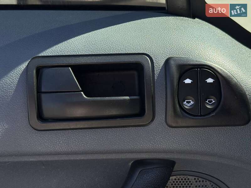 Грузовой фургон Ford Transit Connect 2009 в Ровно