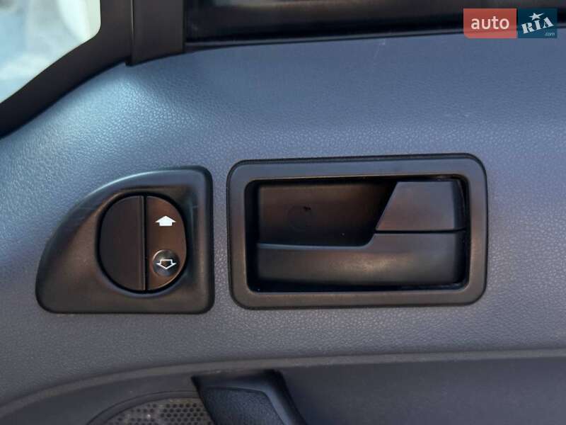 Грузовой фургон Ford Transit Connect 2009 в Ровно