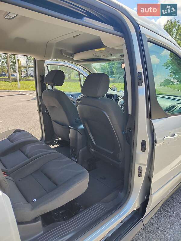 Минивэн Ford Transit Connect 2015 в Киеве