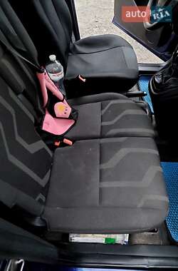 Вантажопасажирський фургон Ford Transit Connect 2015 в 