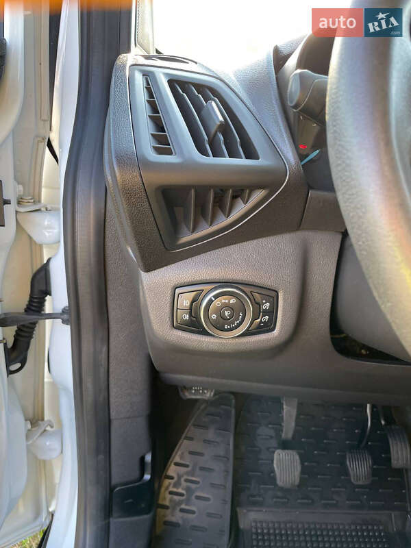 Вантажний фургон Ford Transit Connect 2015 в Костопілі