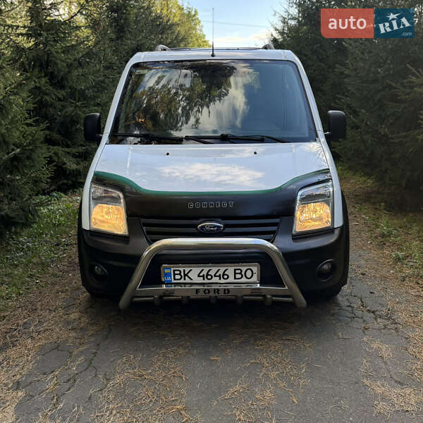 Вантажний фургон Ford Transit Connect 2010 в Сарнах