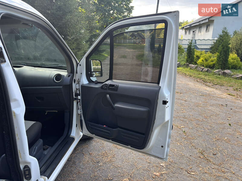 Вантажний фургон Ford Transit Connect 2010 в Сарнах