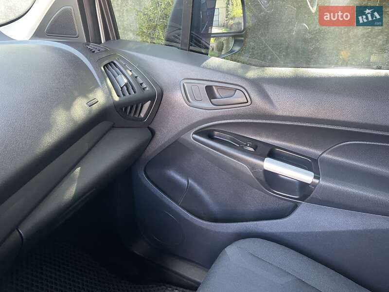 Грузовой фургон Ford Transit Connect 2016 в Черновцах