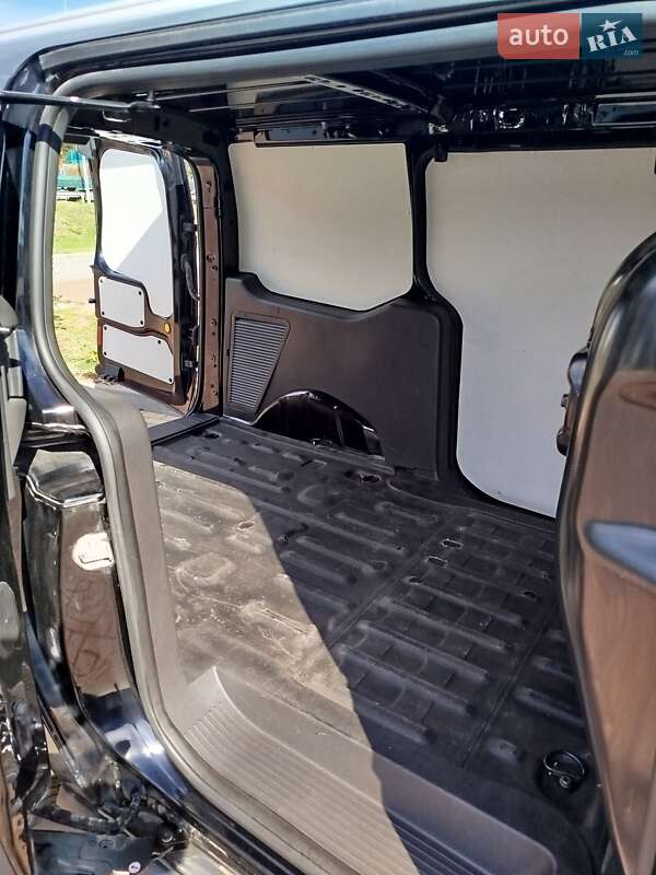 Вантажний фургон Ford Transit Connect 2017 в Полтаві