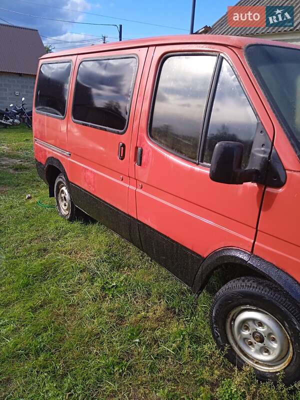 Мінівен Ford Transit Connect 2002 в Старій Вижівці