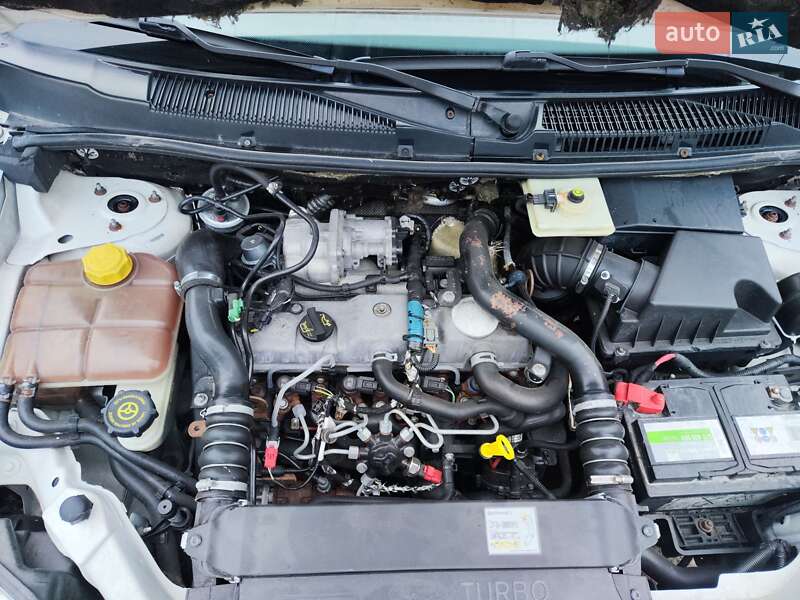 Мінівен Ford Transit Connect 2007 в Чернівцях