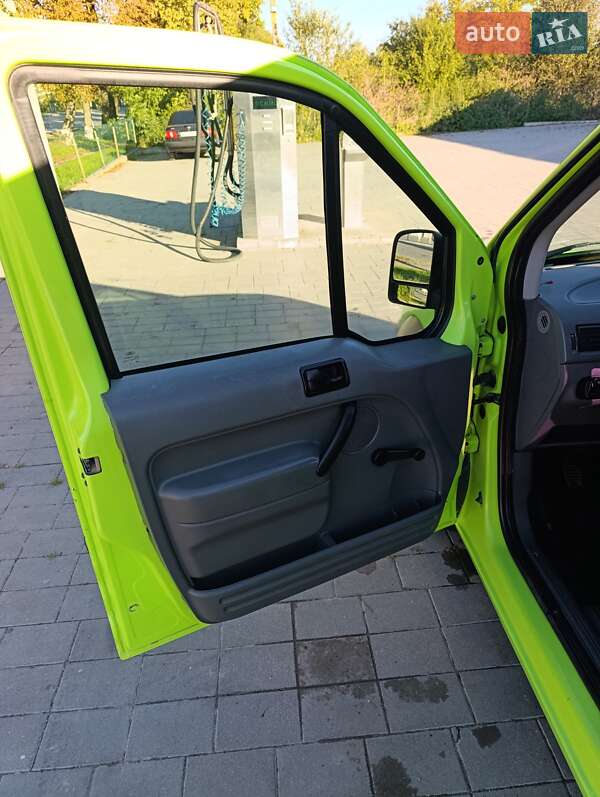 Мінівен Ford Transit Connect 2005 в Рогатині