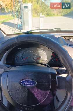 Минивэн Ford Transit Connect 2005 в 