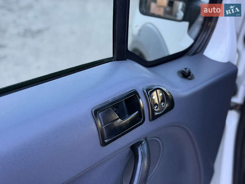 Мінівен Ford Transit Connect 2006 в Луцьку