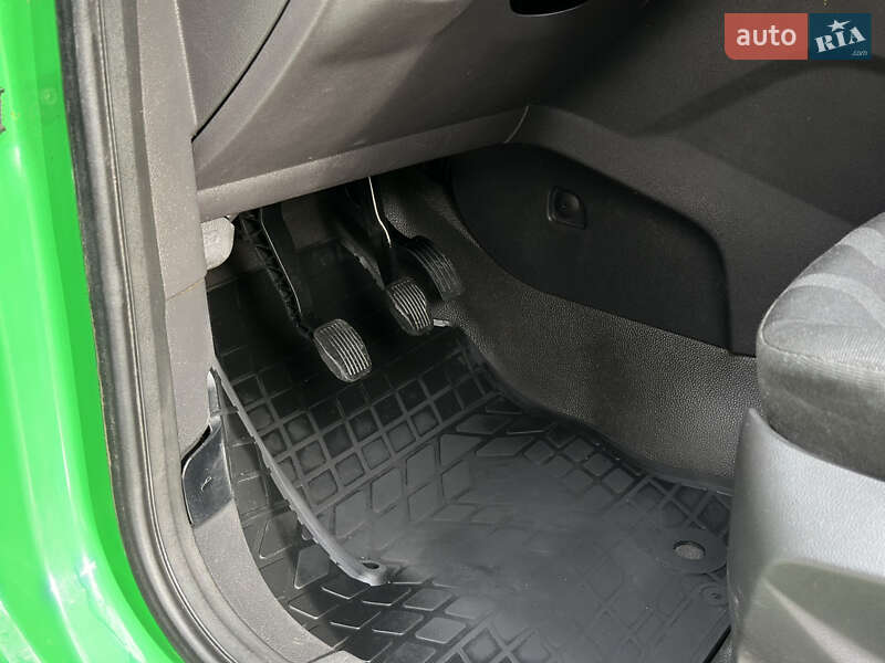 Вантажопасажирський фургон Ford Transit Connect 2015 в Хмільнику