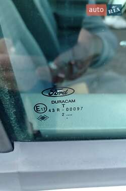 Грузовой фургон Ford Transit Connect 2002 в 