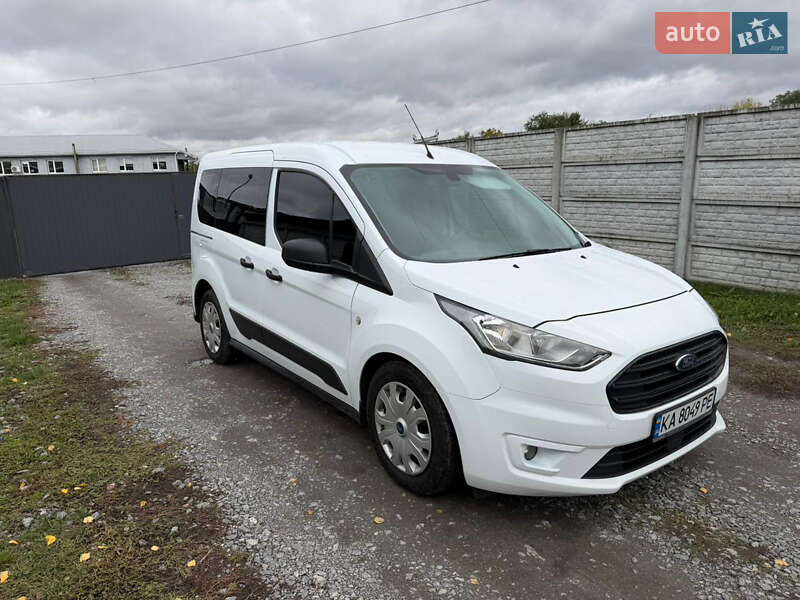 Минивэн Ford Transit Connect 2018 в 