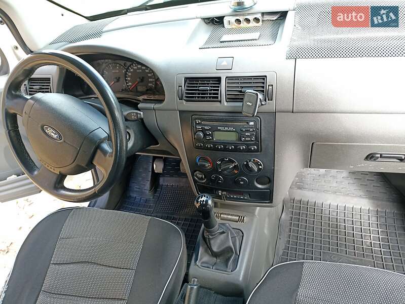 Минивэн Ford Transit Connect 2006 в Коростене