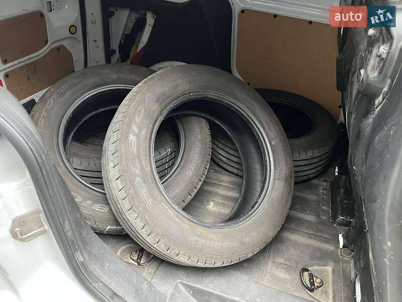 Грузовой фургон Ford Transit Connect 2014 в Киеве