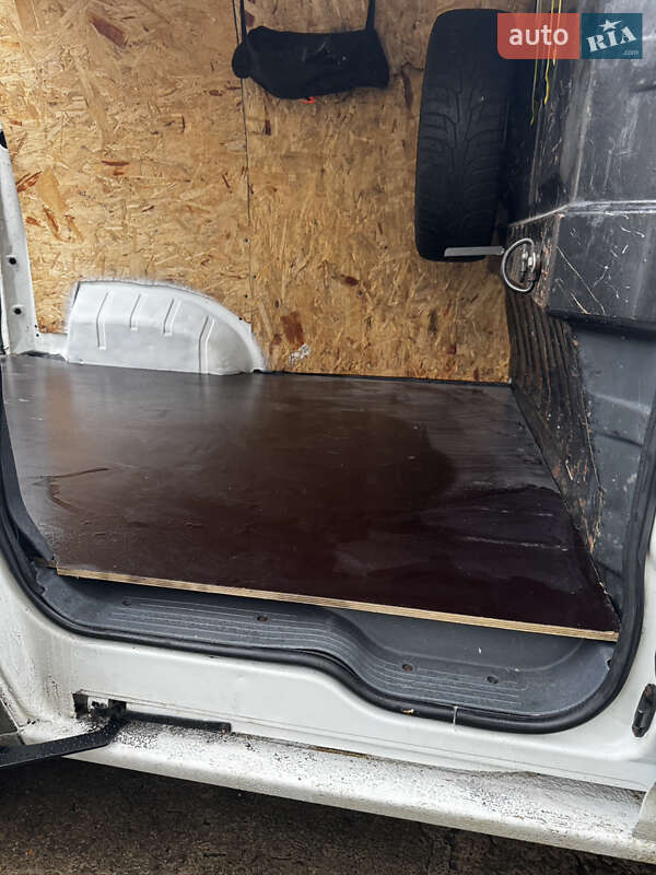 Вантажний фургон Ford Transit Connect 2011 в Снятині фото 18 Вантажний фургон Ford Transit Connect 2011 в Снятині