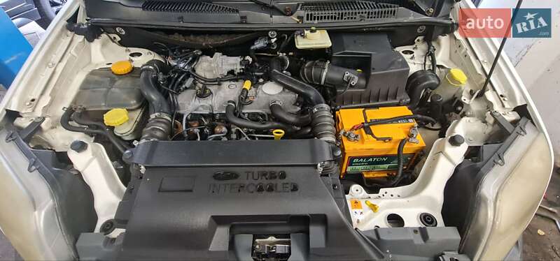 Грузовой фургон Ford Transit Connect 2011 в Ужгороде