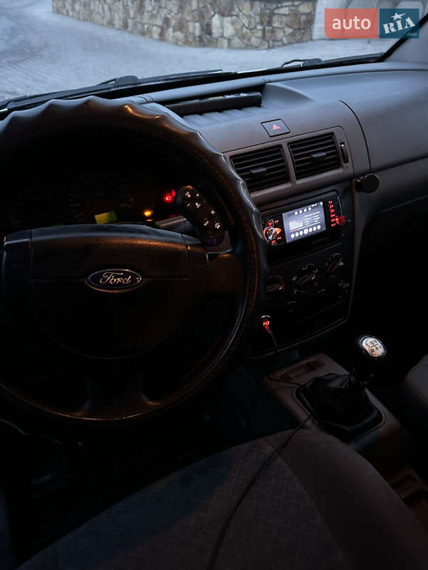 Минивэн Ford Transit Connect 2003 в Могилев-Подольске фото 14 Минивэн Ford Transit Connect 2003 в Могилев-Подольске
