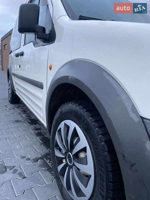 Мінівен Ford Transit Connect 2005 в Чернівцях