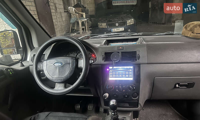 Грузовой фургон Ford Transit Connect 2004 в Киеве