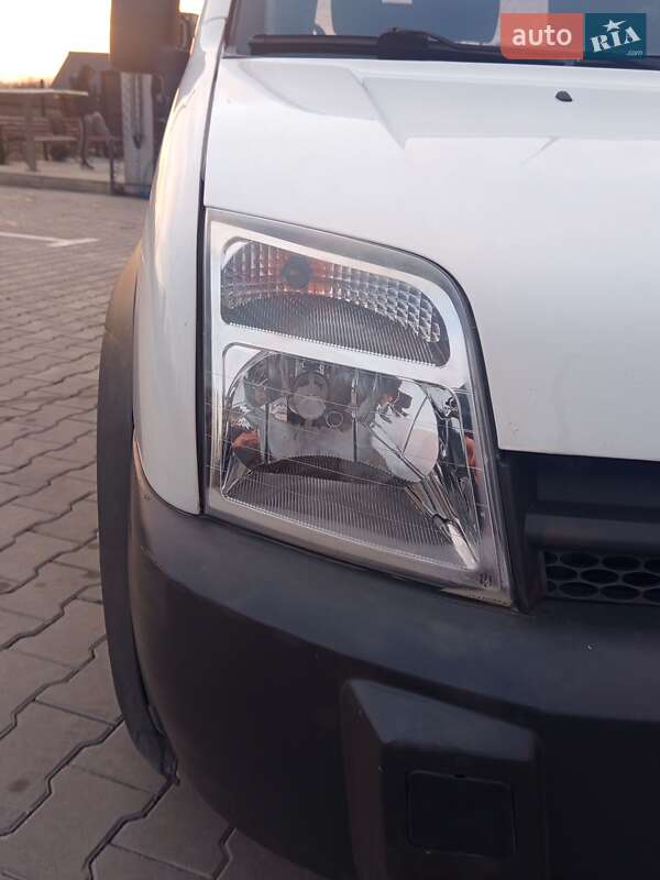 Минивэн Ford Transit Connect 2005 в Виноградове