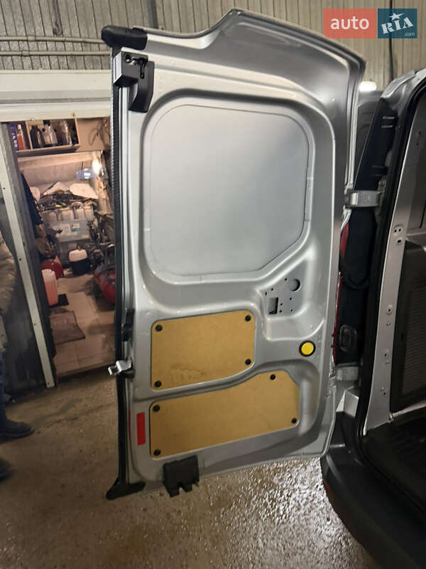 Грузовой фургон Ford Transit Connect 2016 в Житомире