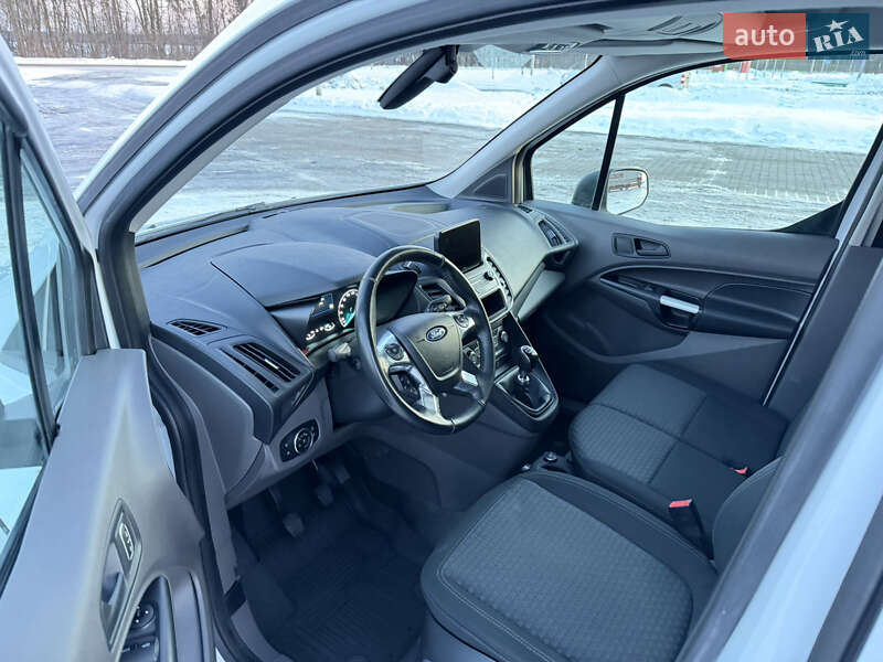 Вантажний фургон Ford Transit Connect 2018 в Радивиліві