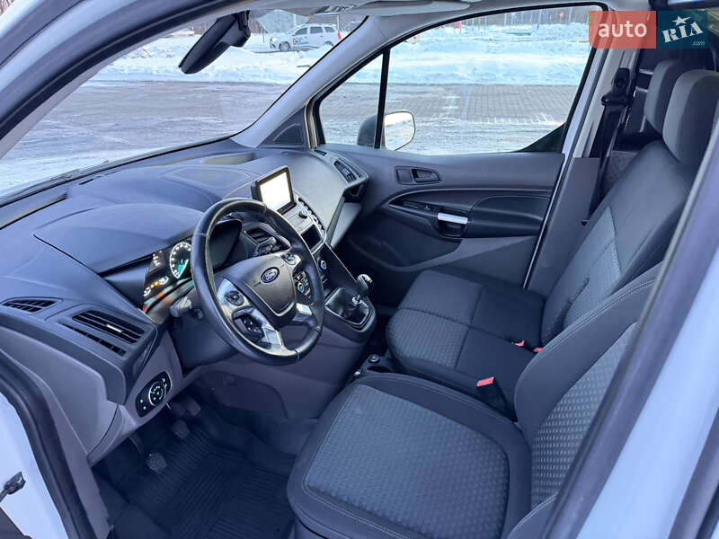 Вантажний фургон Ford Transit Connect 2018 в Радивиліві