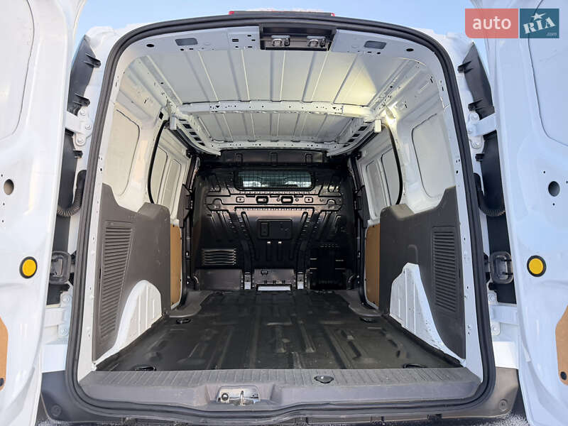 Вантажний фургон Ford Transit Connect 2018 в Радивиліві