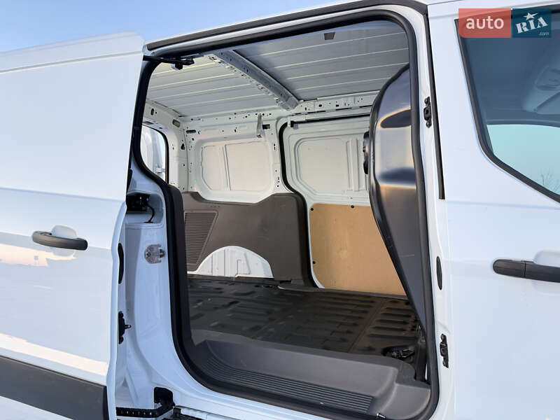 Вантажний фургон Ford Transit Connect 2018 в Радивиліві