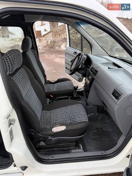 Мінівен Ford Transit Connect 2004 в Бердичеві