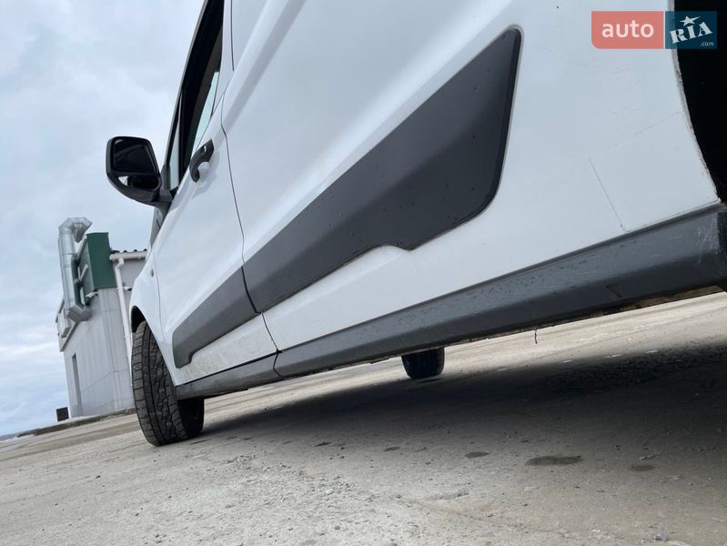 Вантажний фургон Ford Transit Connect 2015 в Монастирищеві