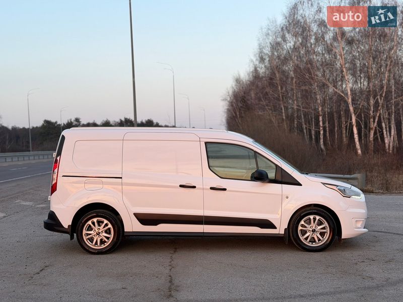 Вантажний фургон Ford Transit Connect 2022 в Радивиліві