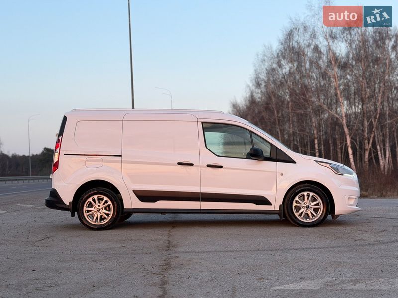 Вантажний фургон Ford Transit Connect 2022 в Радивиліві