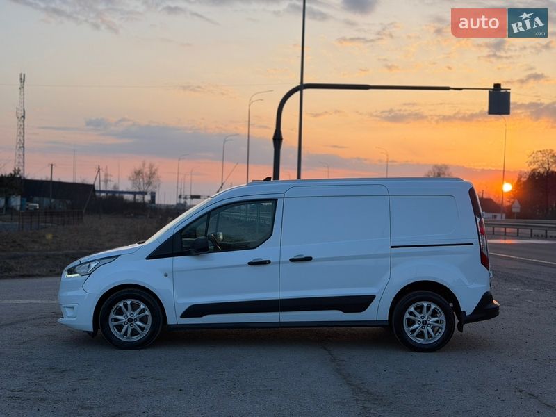 Вантажний фургон Ford Transit Connect 2022 в Радивиліві