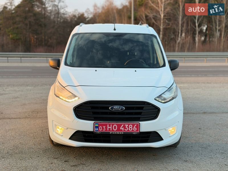 Вантажний фургон Ford Transit Connect 2022 в Радивиліві