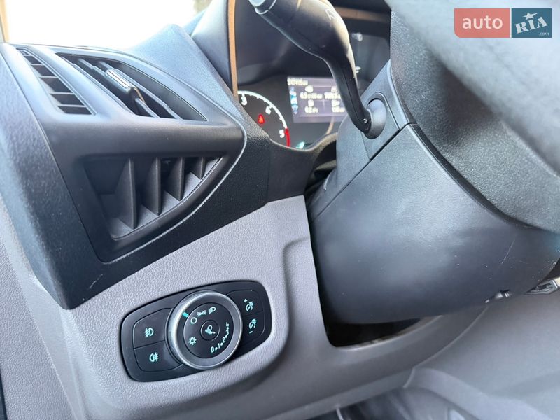 Вантажний фургон Ford Transit Connect 2022 в Радивиліві