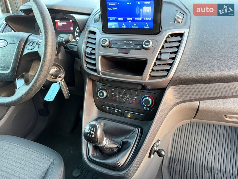 Вантажний фургон Ford Transit Connect 2022 в Радивиліві