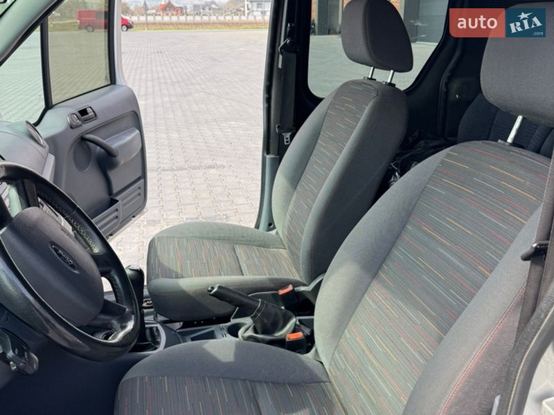 Грузопассажирский фургон Ford Transit Connect 2010 в Черновцах