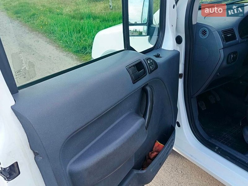 Вантажний фургон Ford Transit Connect 2007 в Дніпрі