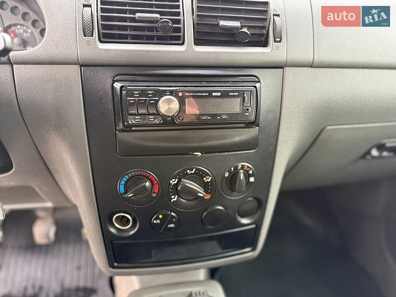 Мінівен Ford Transit Connect 2004 в Звягелі фото 16 Мінівен Ford Transit Connect 2004 в Звягелі