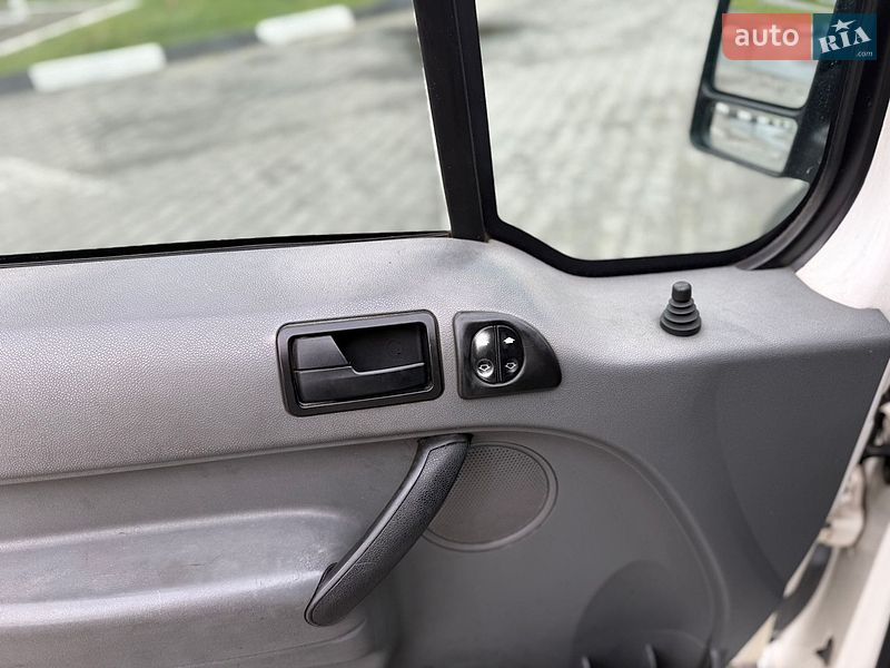 Мінівен Ford Transit Connect 2004 в Звягелі фото 21 Мінівен Ford Transit Connect 2004 в Звягелі