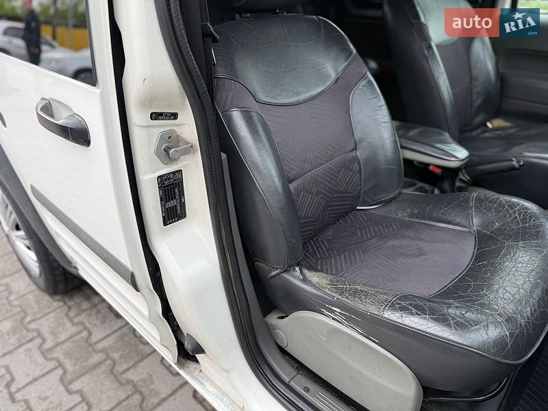 Мінівен Ford Transit Connect 2004 в Звягелі фото 22 Мінівен Ford Transit Connect 2004 в Звягелі