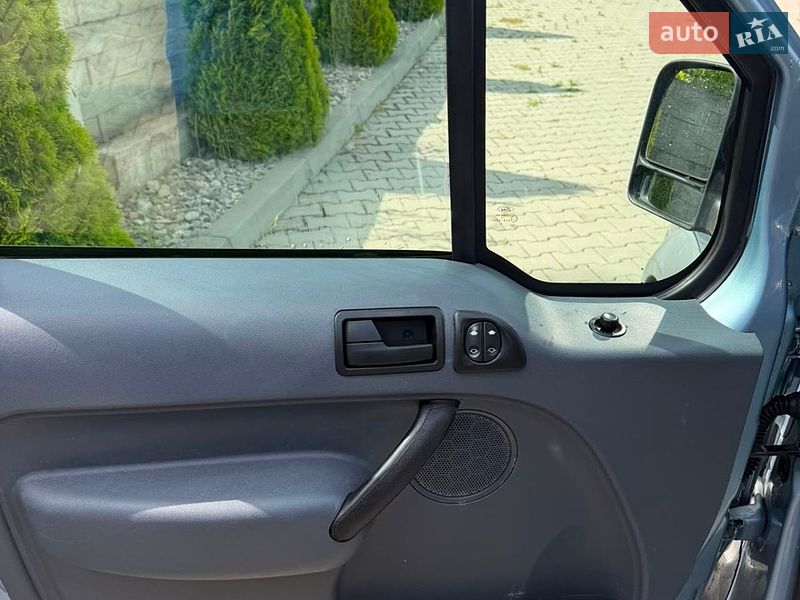 Минивэн Ford Transit Connect 2006 в Черновцах