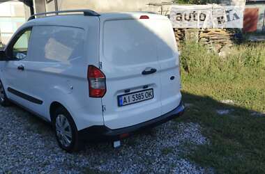Грузовой фургон Ford Transit Courier 2017 в 