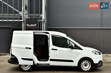 Грузовой фургон Ford Transit Courier 2022 в 