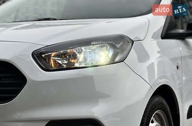 Грузовой фургон Ford Transit Courier 2022 в 