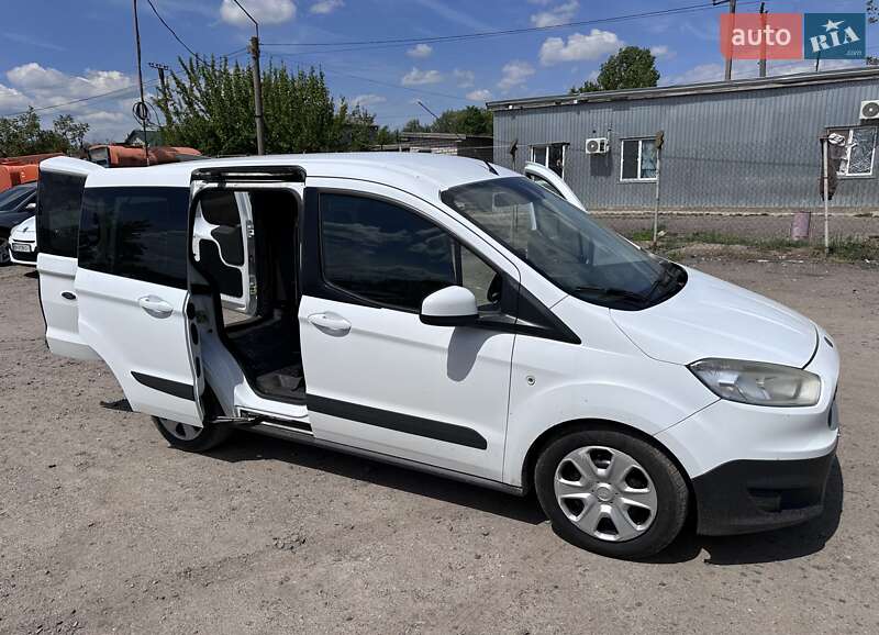 Грузовой фургон Ford Transit Courier 2015 в 