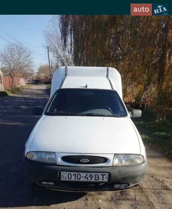 Грузовой фургон Ford Transit Courier 2014 в 